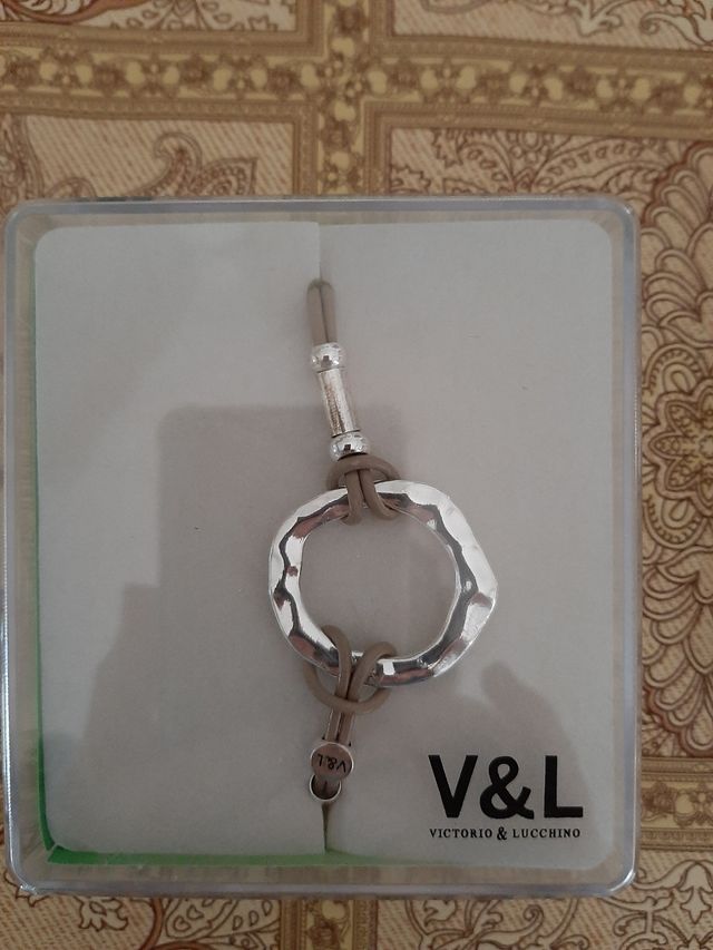 colgante y pulsera Victorio y Lucchino