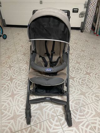 Coche,maxicosi y silla de paseo de la marca chicco