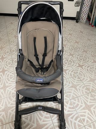 Coche,maxicosi y silla de paseo de la marca chicco