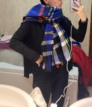 Bufanda de cuadros azules