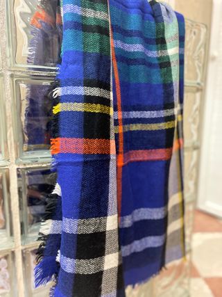 Bufanda de cuadros azules