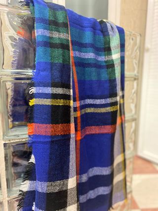 Bufanda de cuadros azules