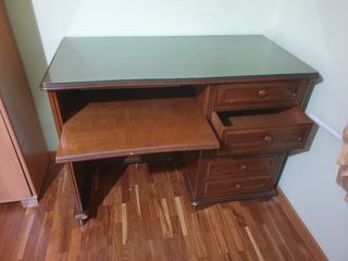 Escritorio de madera
