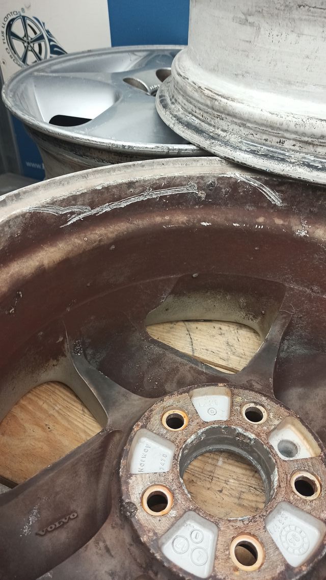 4 Llantas Originales VOLVO 16" IS43 5x108  3546745