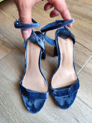TACONES AZUL STRADIVARIUS 