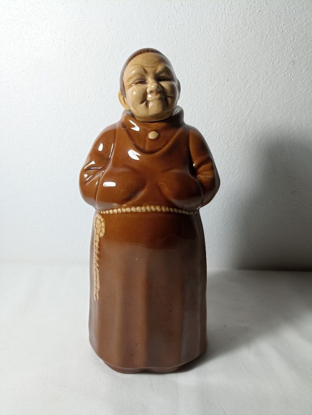 Botella en forma de monje o fraile