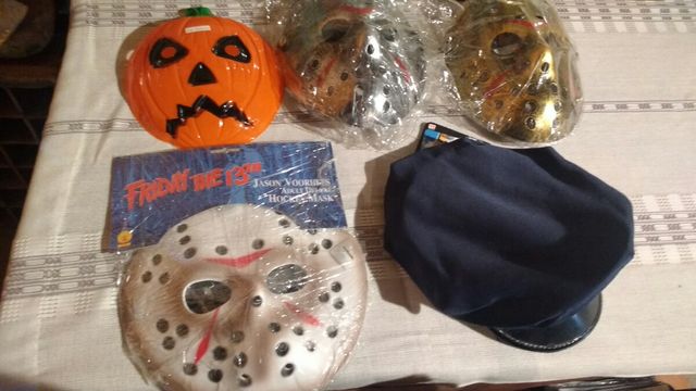 Mascara Jason Voorhees Viernes 13 color dorada