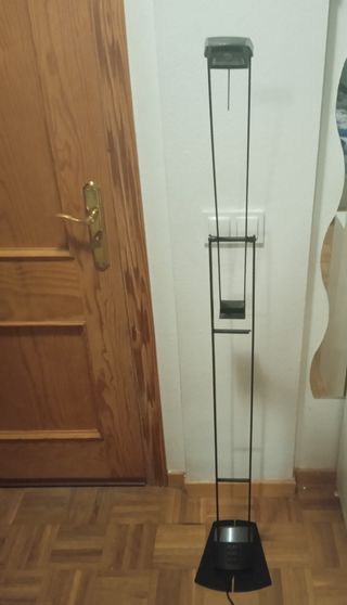 Lampara de suelo.