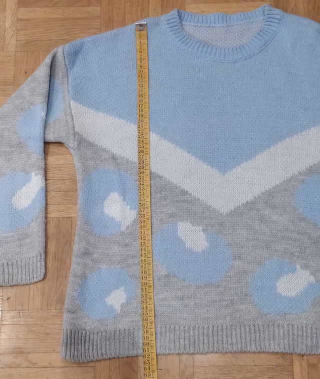 Maglione blu taglia M-L (vedi misure nelle foto)
