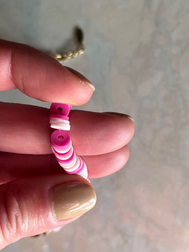Bracciale con gommini dorato Magenta e rosa