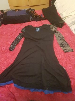 Desigual lote 3 vestidos, 2 camiseta, 2 faldas
