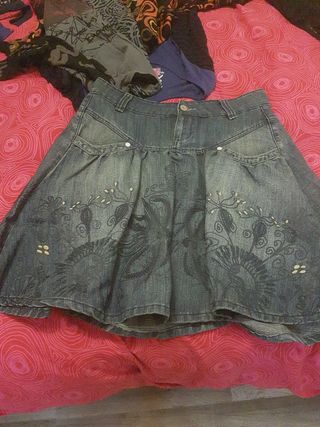 Desigual lote 3 vestidos, 2 camiseta, 2 faldas