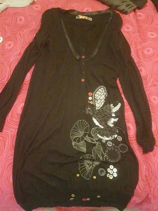 Desigual lote 3 vestidos, 2 camiseta, 2 faldas