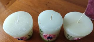 tre candele decorative