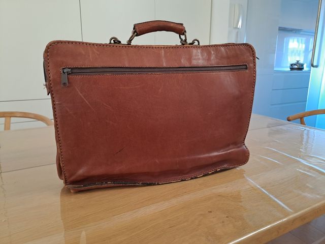 Maletín de piel