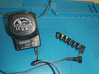 Adaptador Universal AC-DC