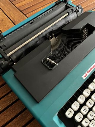 Máquina de escribir Scheidegger hispano suiza