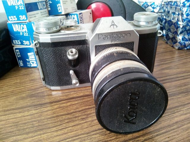 MATERIAL FOTOGRÁFICO PARA CÁMARAS ANALÓGICAS