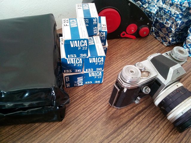 MATERIAL FOTOGRÁFICO PARA CÁMARAS ANALÓGICAS