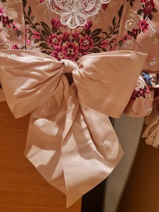 se vende o alquila traje de fallera