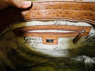 Bolso Guess marrón con cartera a juego
