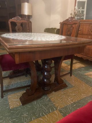 Mesa de madera antigua