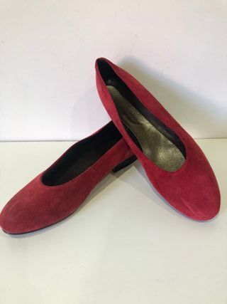 Zapatos manoletinas de ante rojo