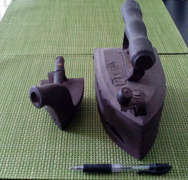 2 PLANCHAS antiguas de HIERRO a CARBÓN