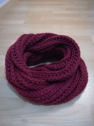 lote de gorro y bufanda en granate
