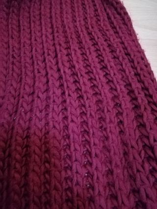 lote de gorro y bufanda en granate