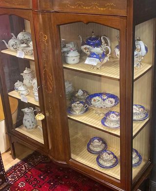 Espectacular Vitrina Eduardiana de Caoba