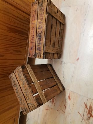 Caja antigua restaurada.