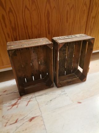 Caja antigua restaurada.