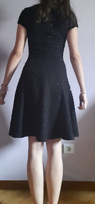 Vestido midi negro de mujer