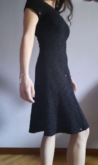 Vestido midi negro de mujer