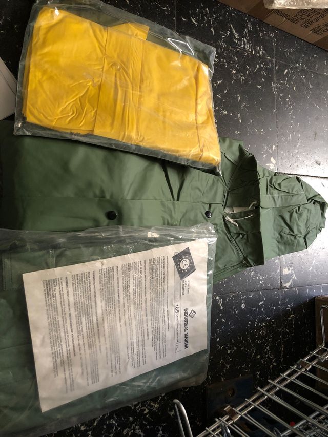 Chubasquero verde pesca