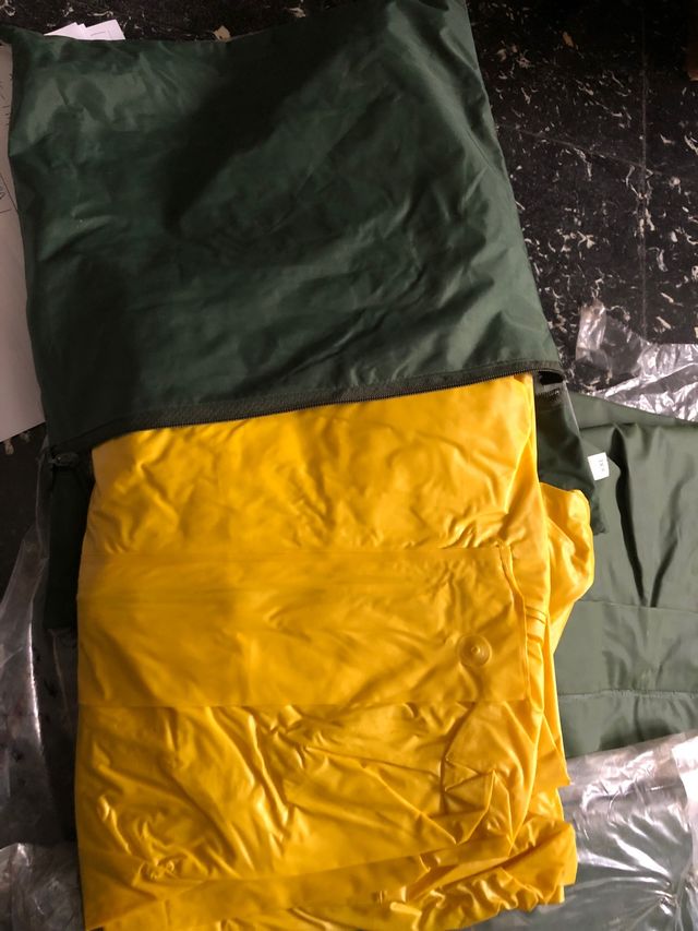 Chubasquero verde pesca