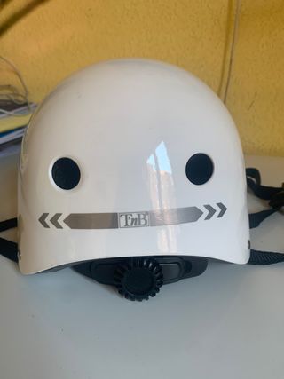 Casco patinete eléctrico o skate