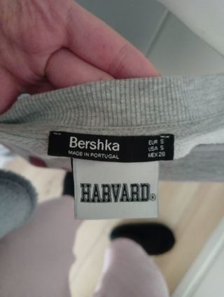 sudadera de Harvard de bershka