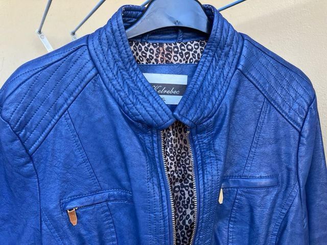 Chaqueta de cuero azul