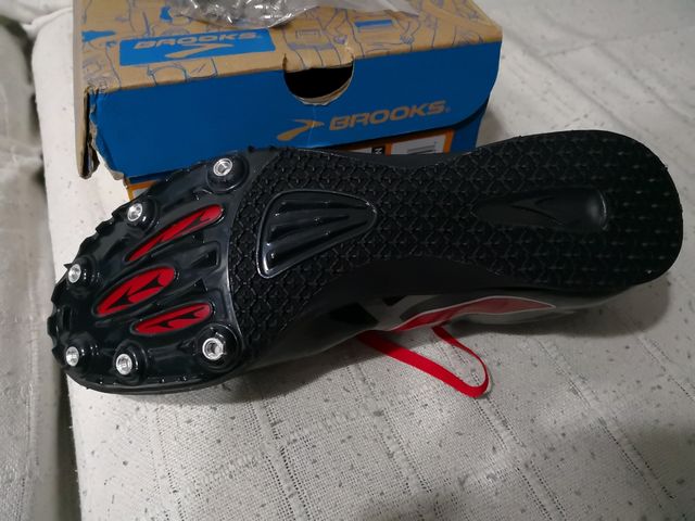 Zapatillas de clavos Brooks