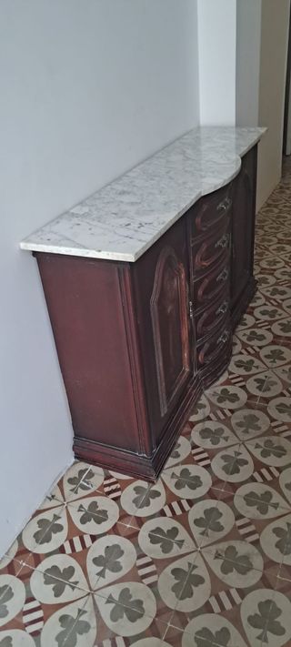 Mueble antiguo para pasillo o recibidor