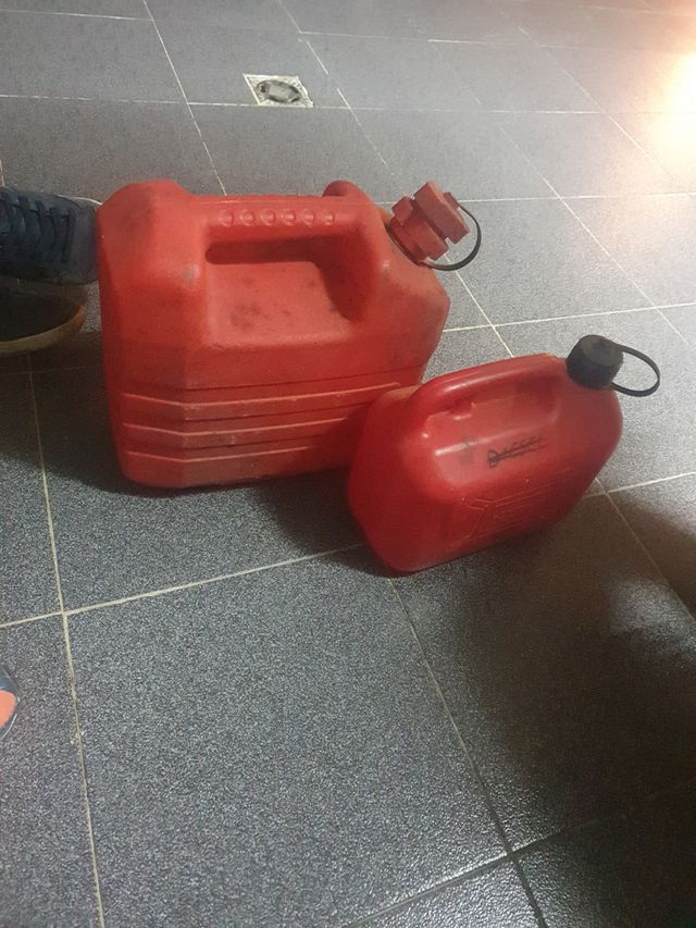 depósito garrafa gasolina gasoil diésel bidón bote