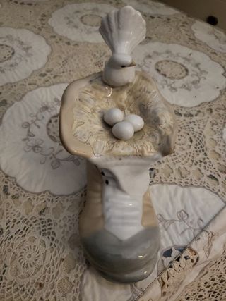 Figura porcelana con paloma