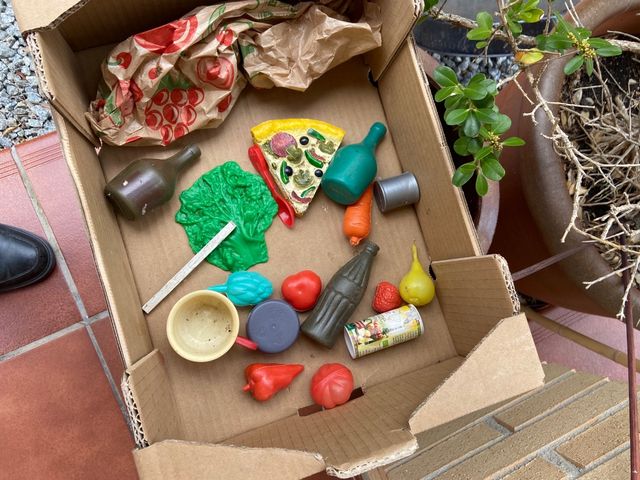 Antiguo mercado madera ruedas grande goma dura