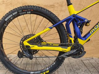 Mondraker Superfoxy Carbon R