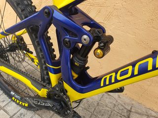 Mondraker Superfoxy Carbon R