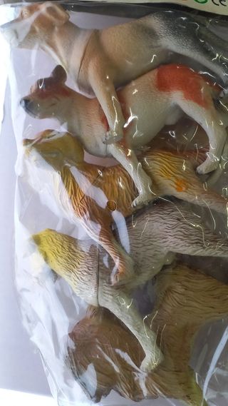bolsa con 5 perros juguete C7