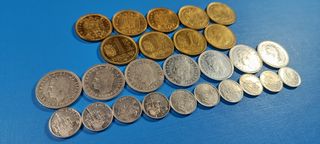 Lote 26 monedas diferentes 1 Pta Juan Carlos I