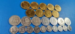 Lote 26 monedas diferentes 1 Pta Juan Carlos I